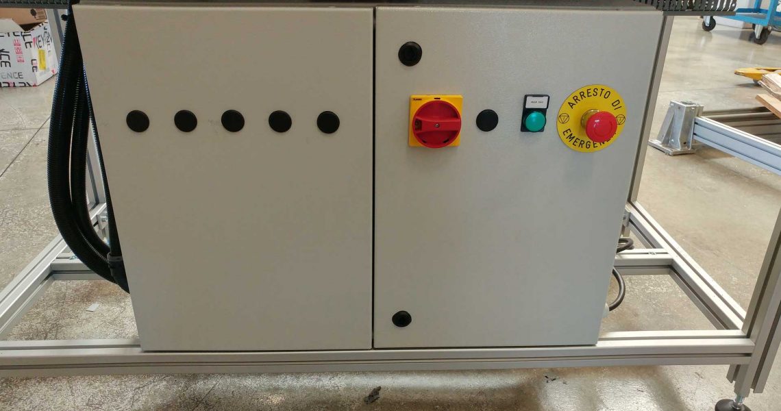 5-macchina-automatica-montaggio-coperchi